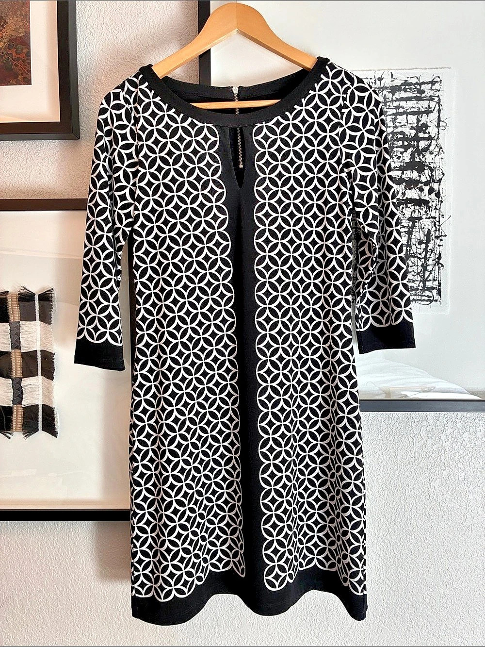 White House Black Market Geometric Mini Dress in Black & White Size XS Like New